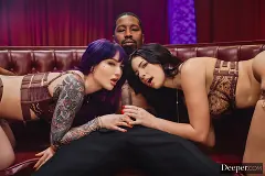 Valerica Steele - Roll with the Punches | Picture (1)